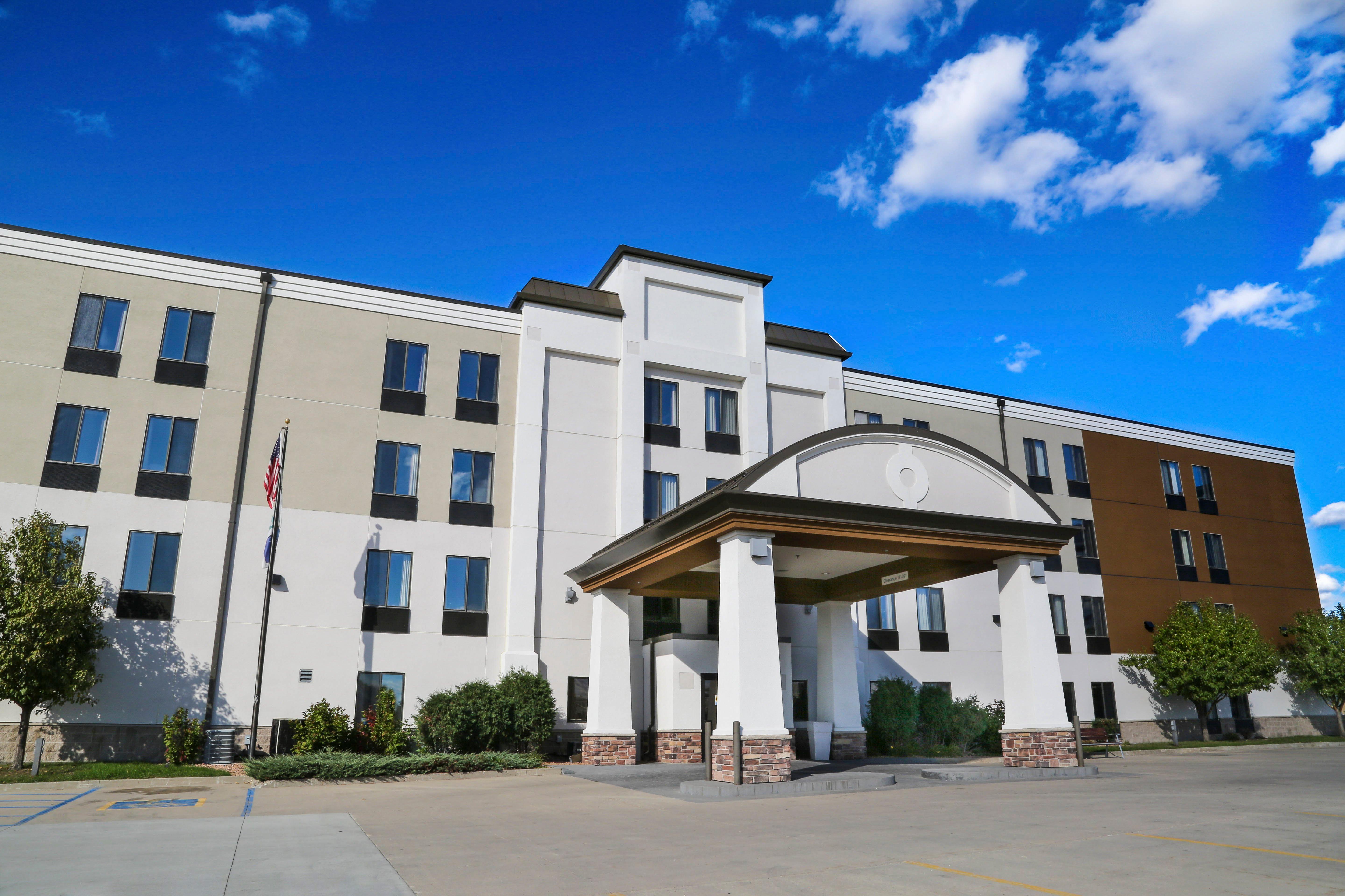 Holiday Inn Express Fargo - West Acres, An Ihg Hotel Exterior photo